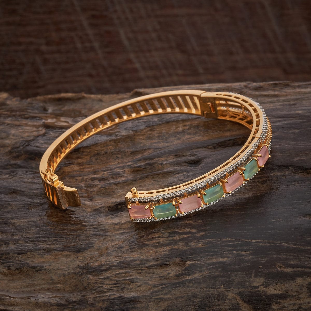 Zircon Kada Zircon Kada 184896