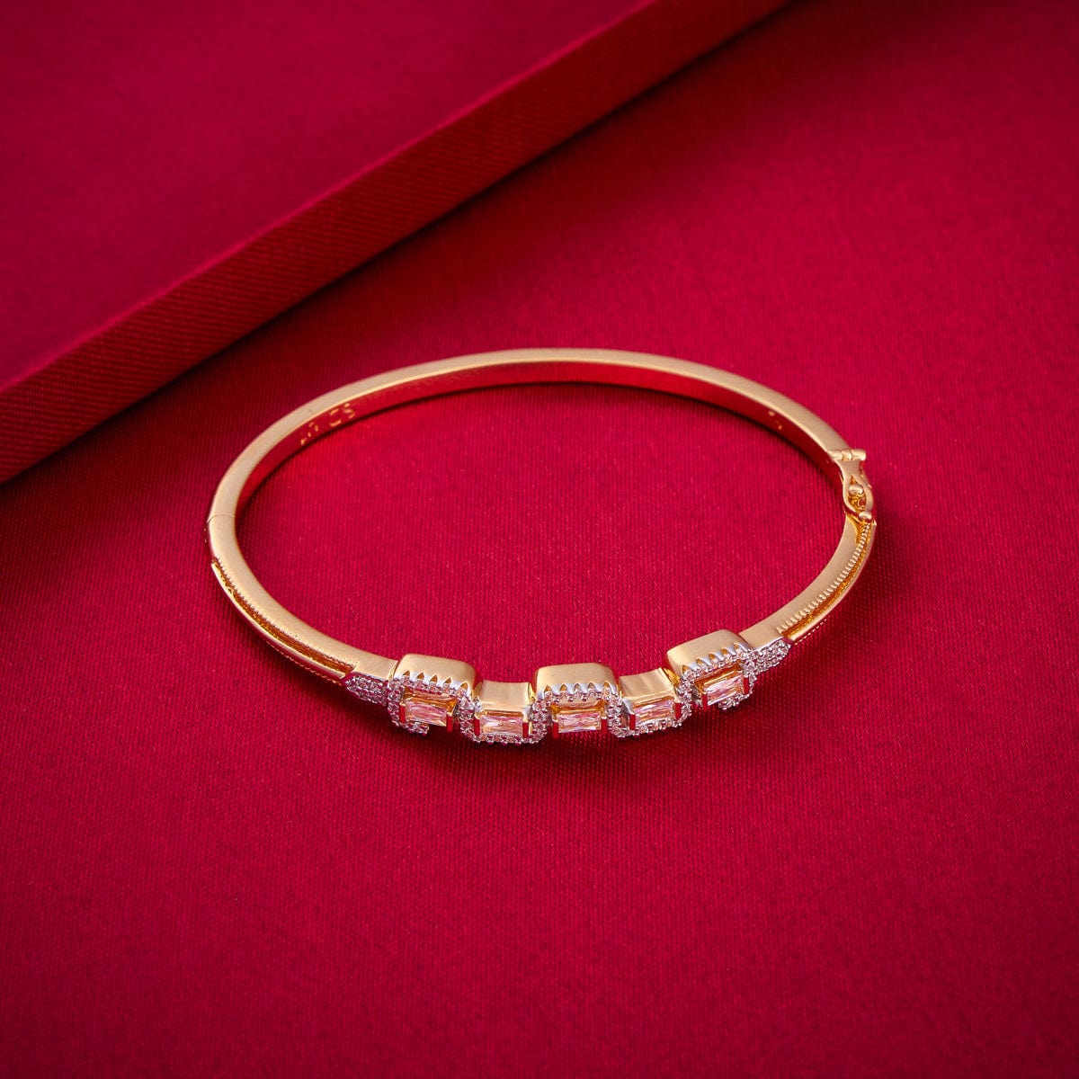 Zircon Kada Zircon Kada 187679