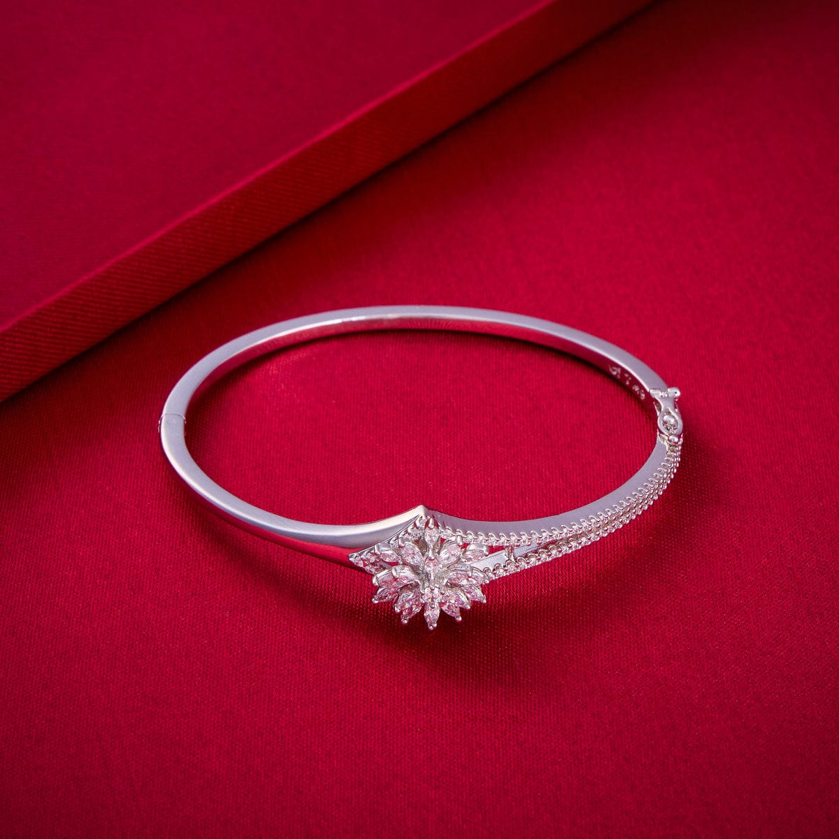 Zircon Kada Zircon Kada 187680