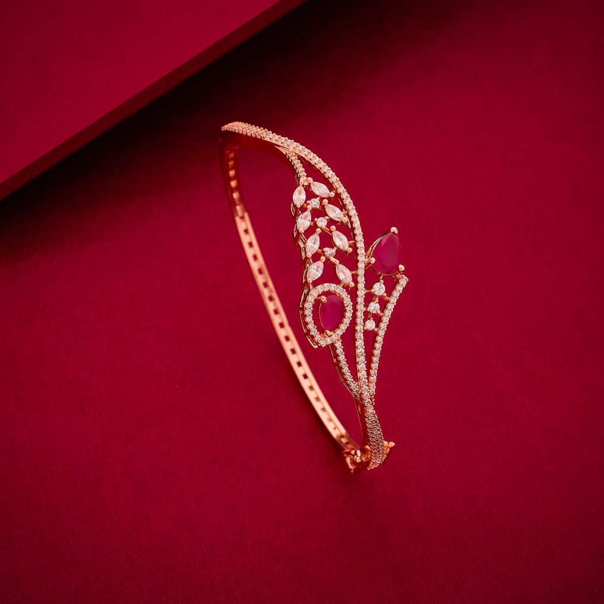 Zircon Kada Zircon Kada 187716