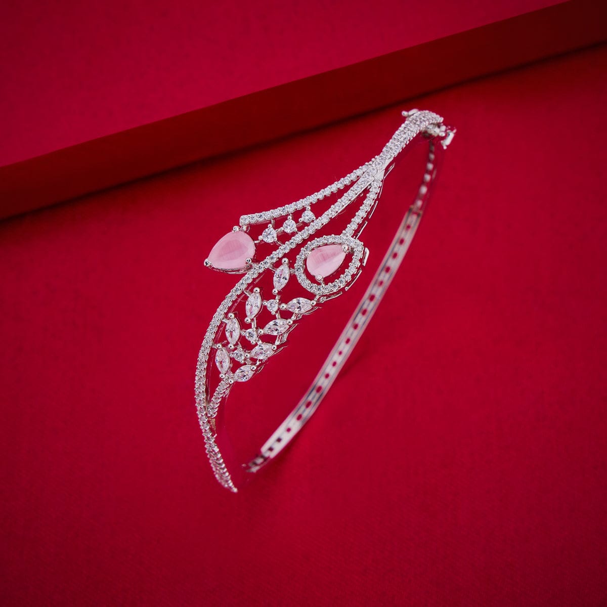 Zircon Kada Zircon Kada 187716