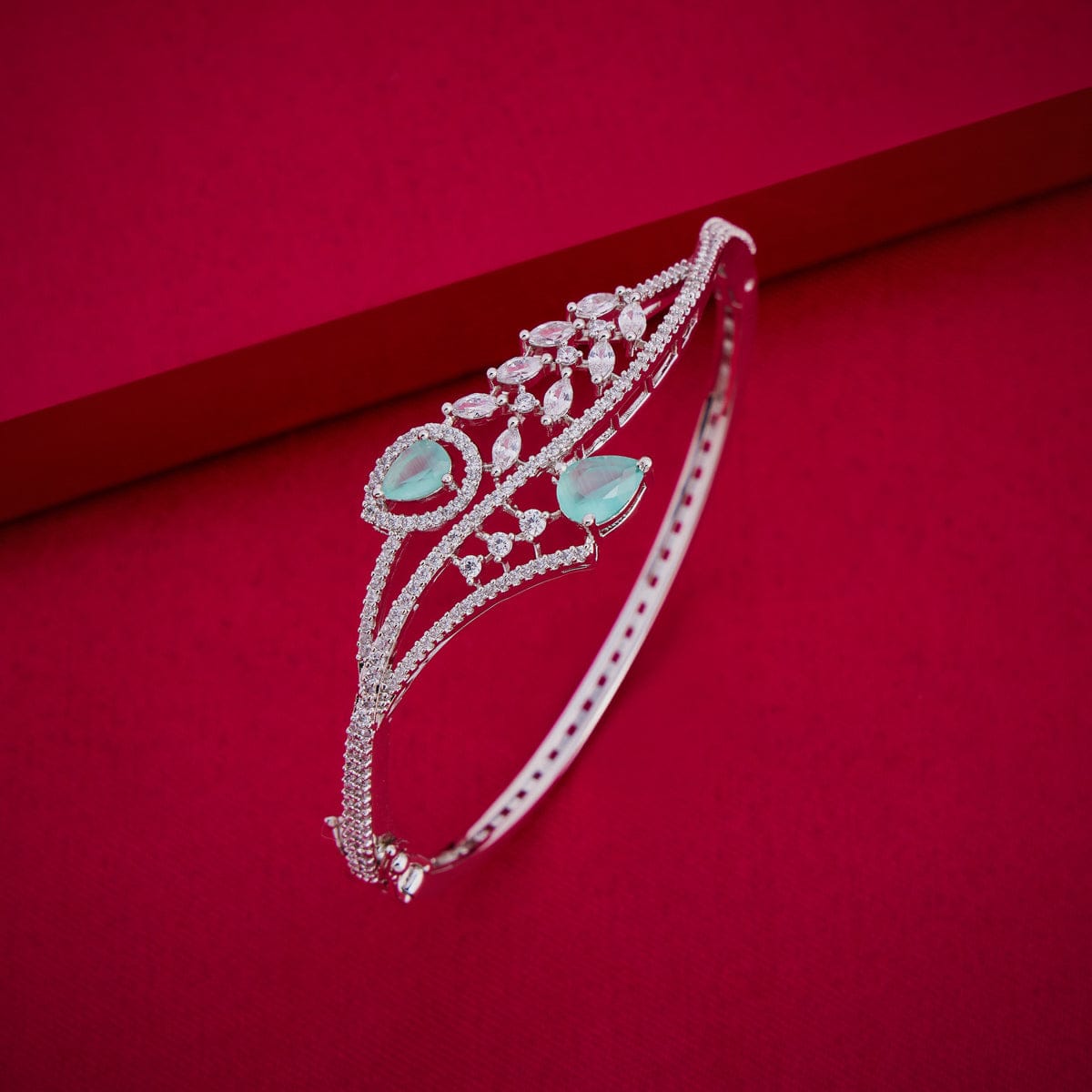 Zircon Kada Zircon Kada 187716