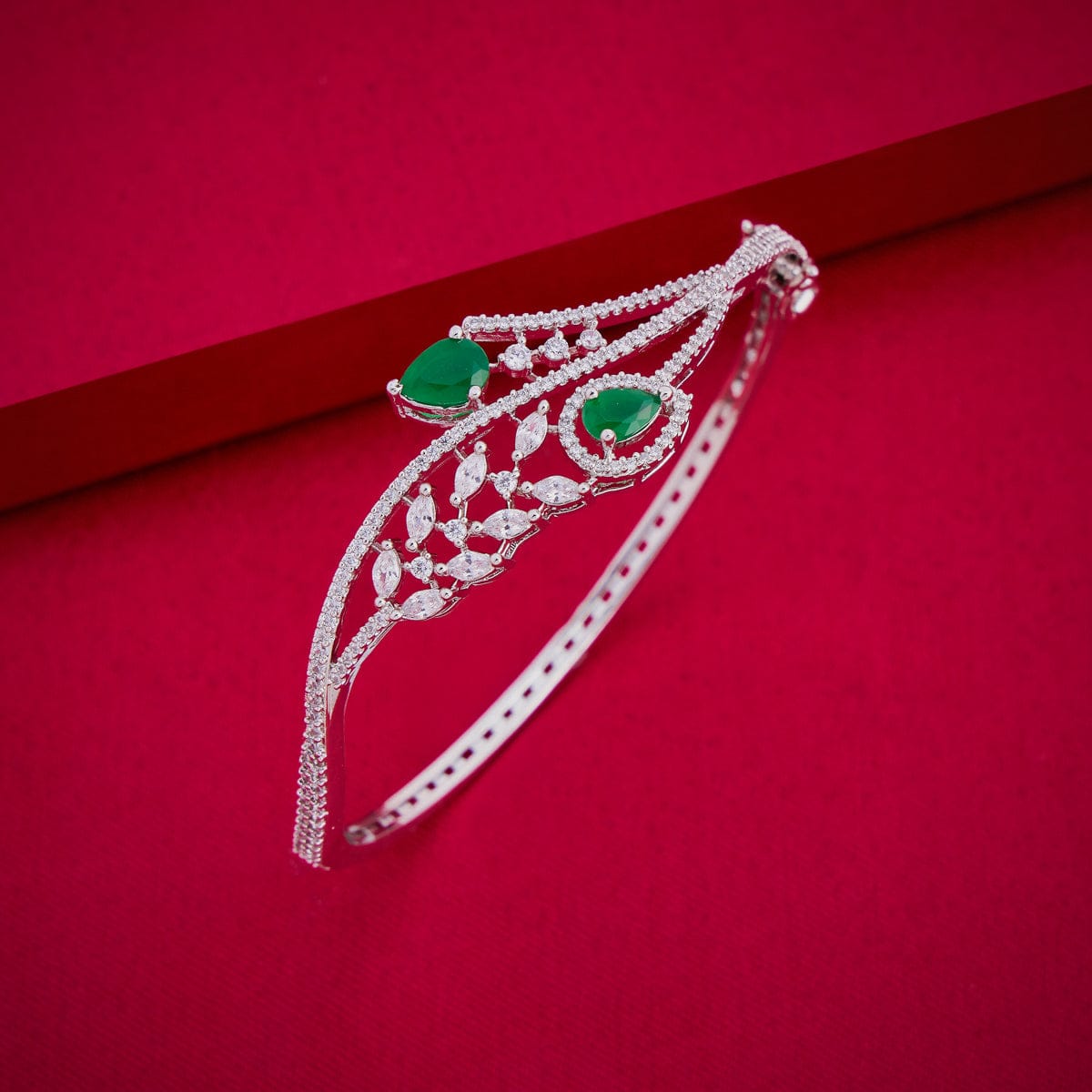 Zircon Kada Zircon Kada 187716