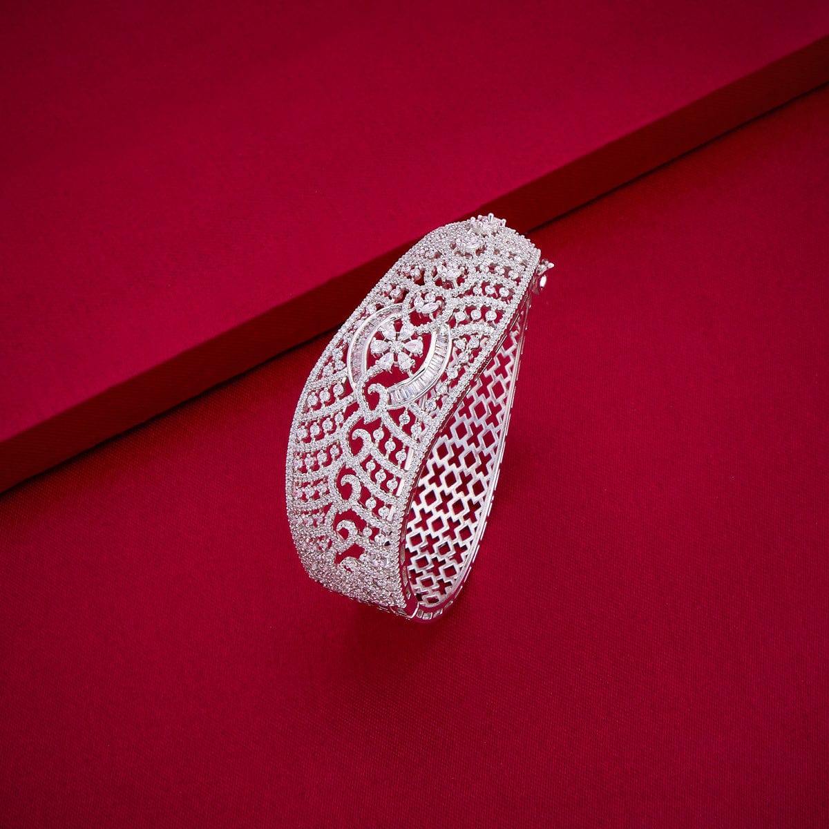 Zircon Kada Zircon Kada 187720