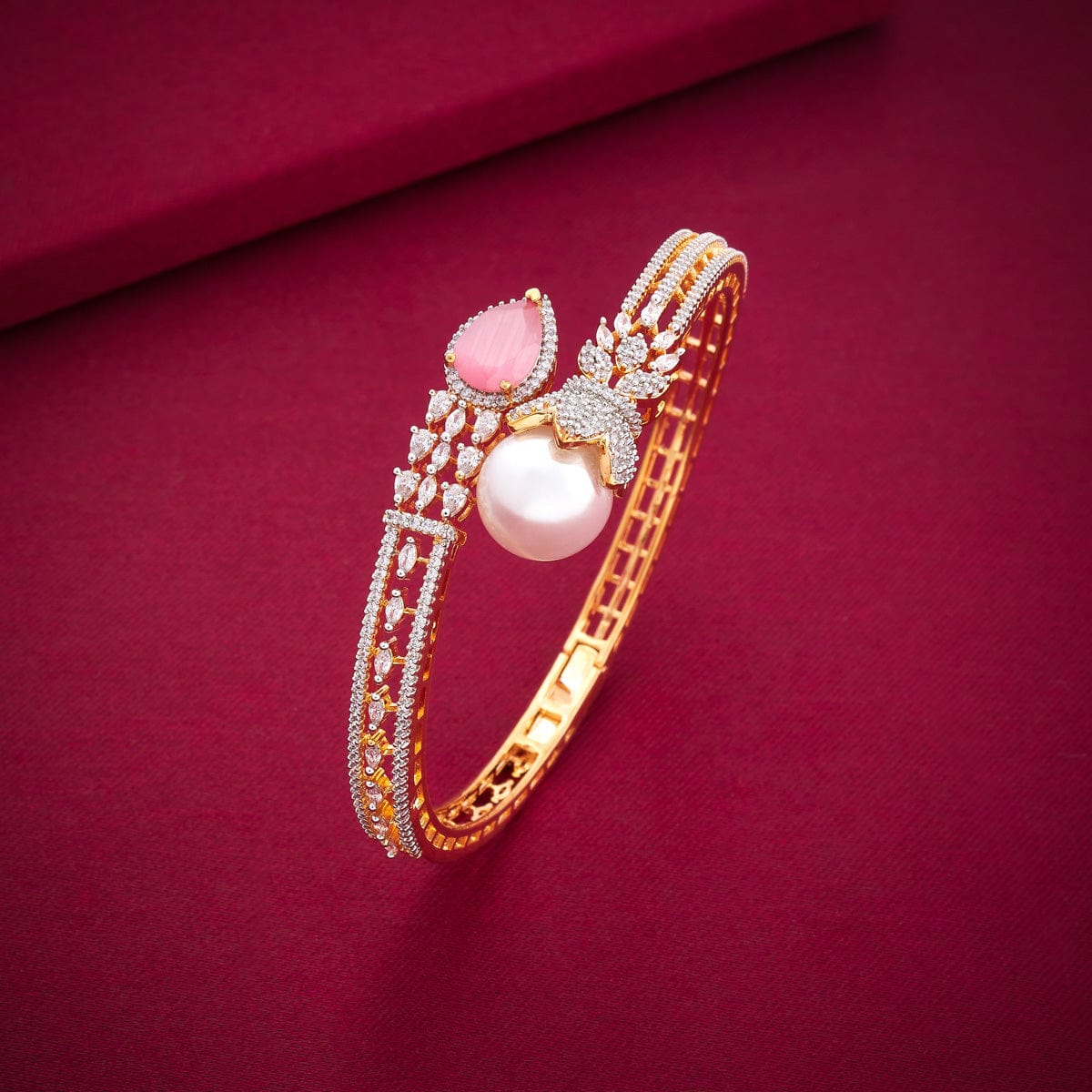 Zircon Kada Zircon Kada 190408