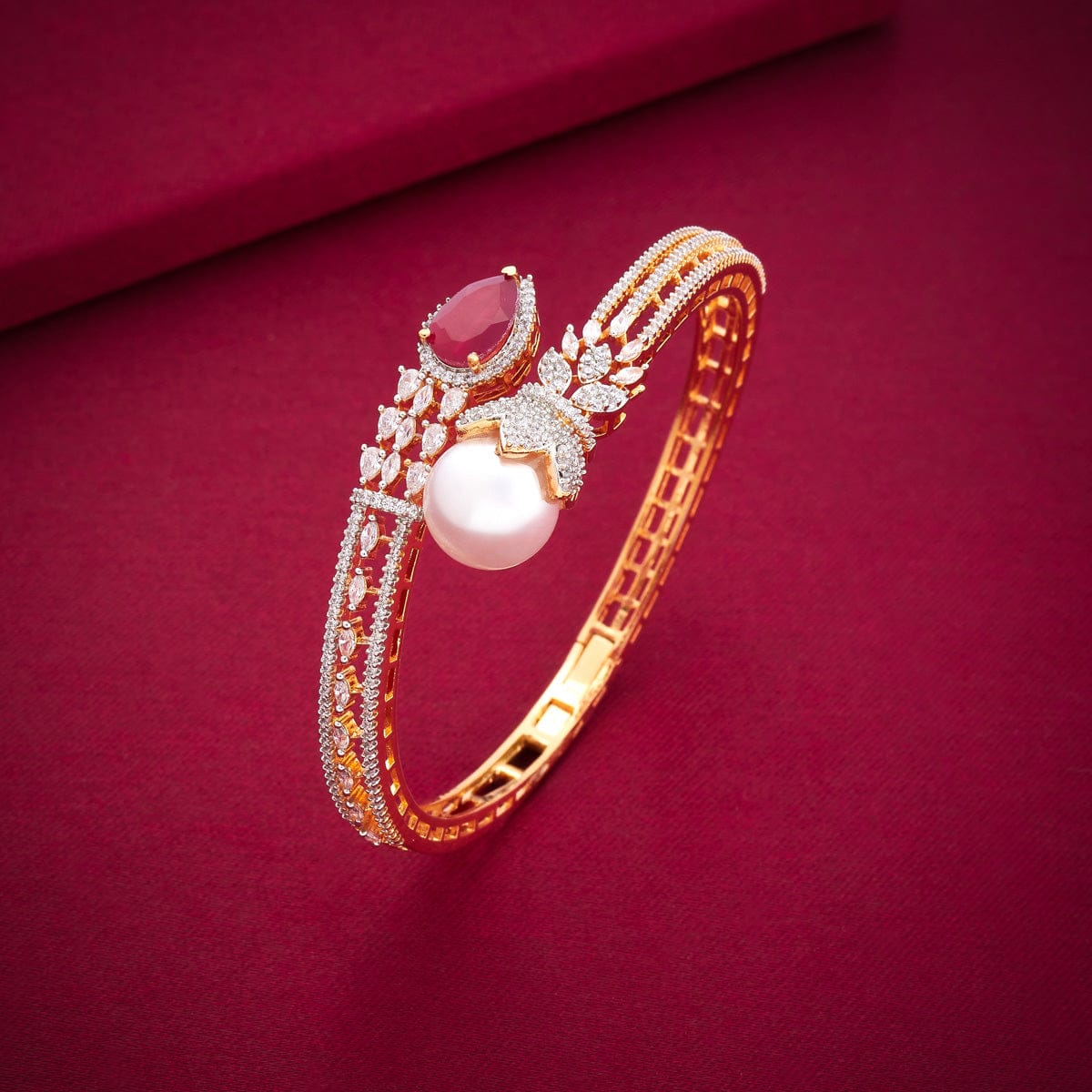 Zircon Kada Zircon Kada 190408