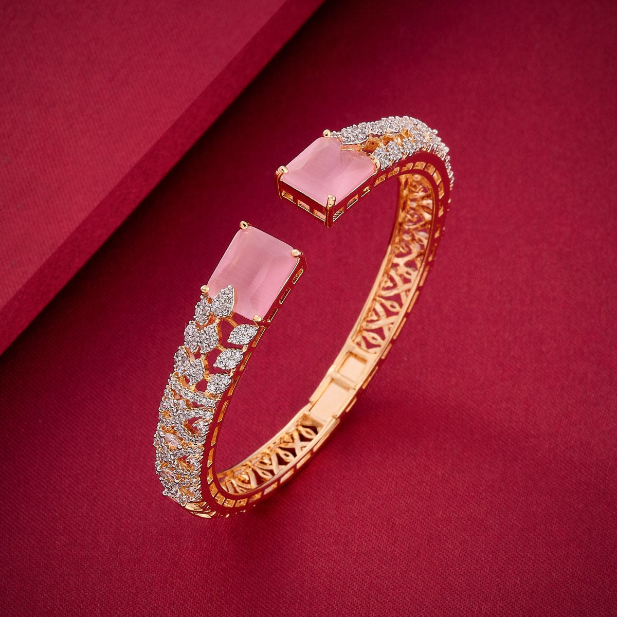 Zircon Kada Zircon Kada 190412