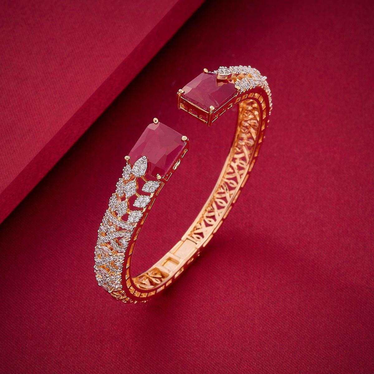 Zircon Kada Zircon Kada 190412