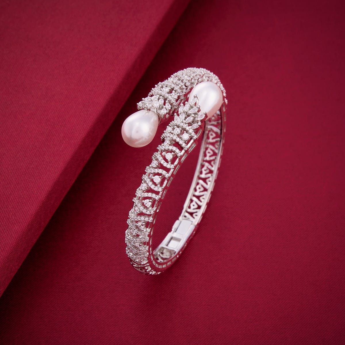 Zircon Kada Zircon Kada 190413