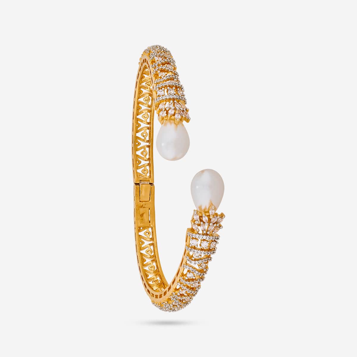 Zircon Kada Zircon Kada 190413