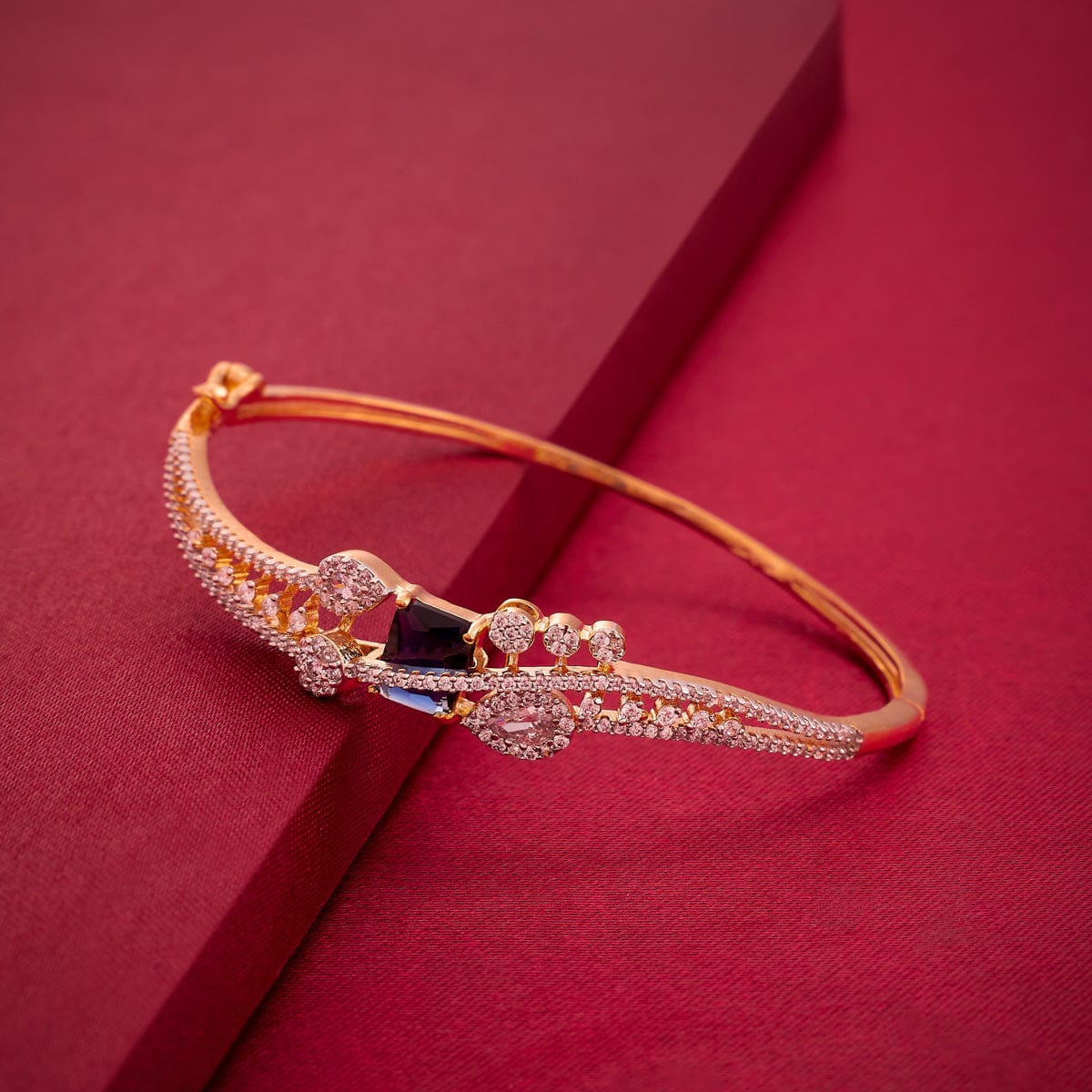 Zircon Kada Zircon Kada 190896