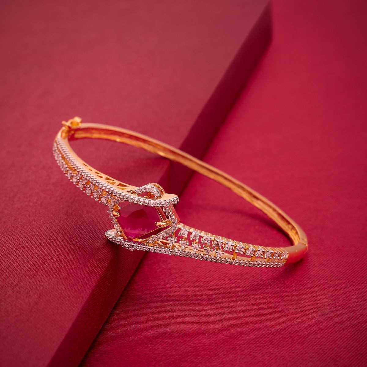 Zircon Kada Zircon Kada 190982