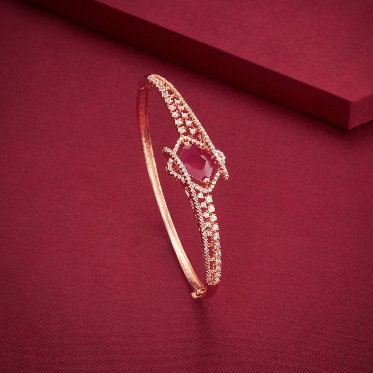 Zircon Kada Zircon Kada 190982