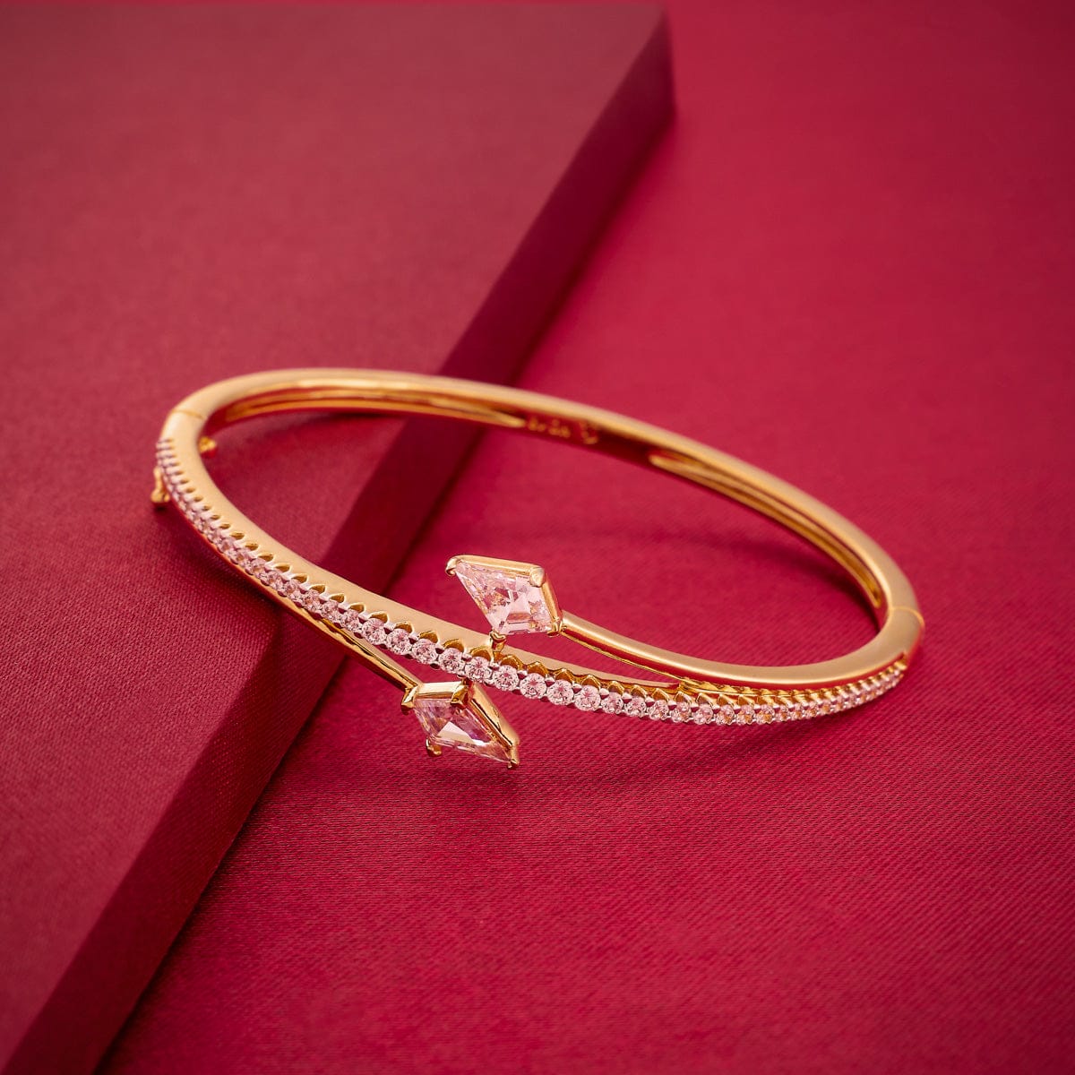 Zircon Kada Zircon Kada 191775