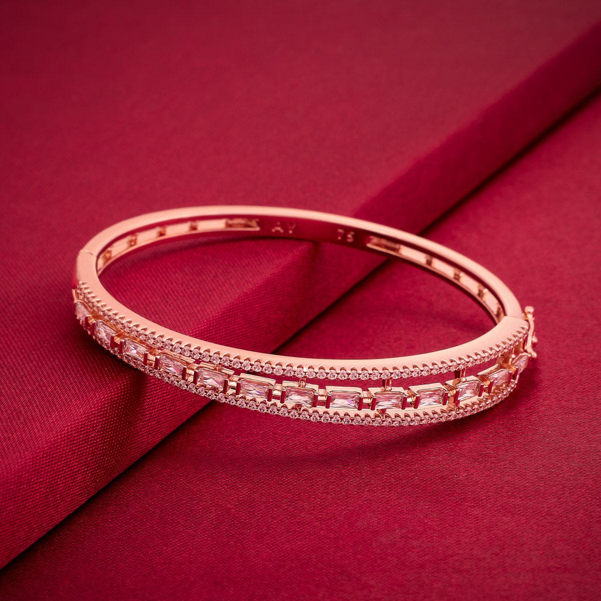 Zircon Kada Zircon Kada 191776