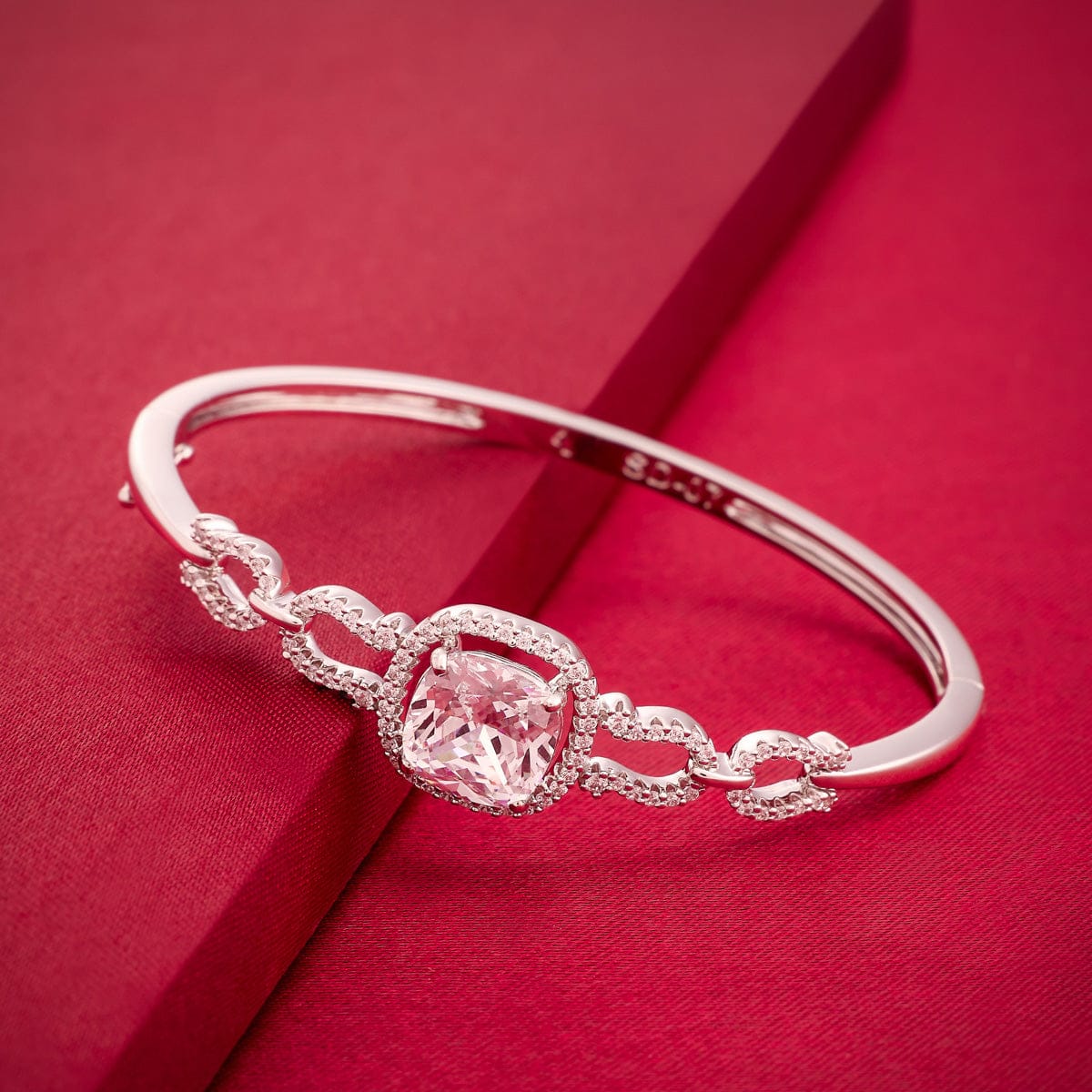 Zircon Kada Zircon Kada 191777