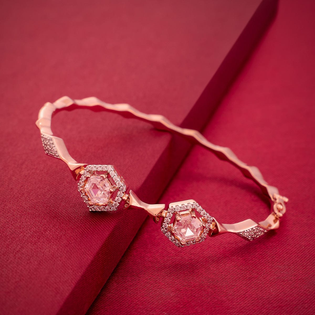 Zircon Kada Zircon Kada 191778