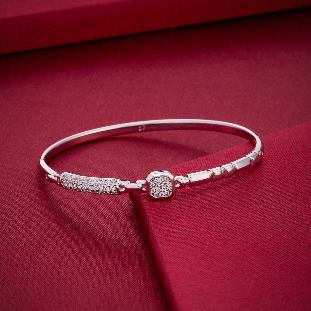 Zircon Kada Zircon Kada 192518