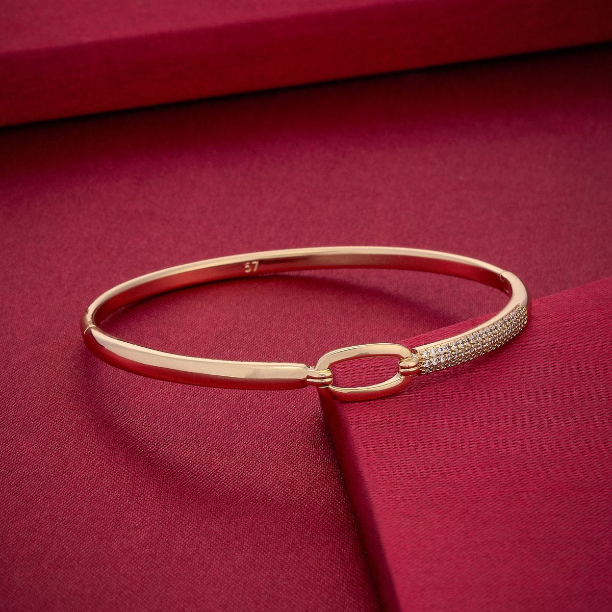 Zircon Kada Zircon Kada 192643