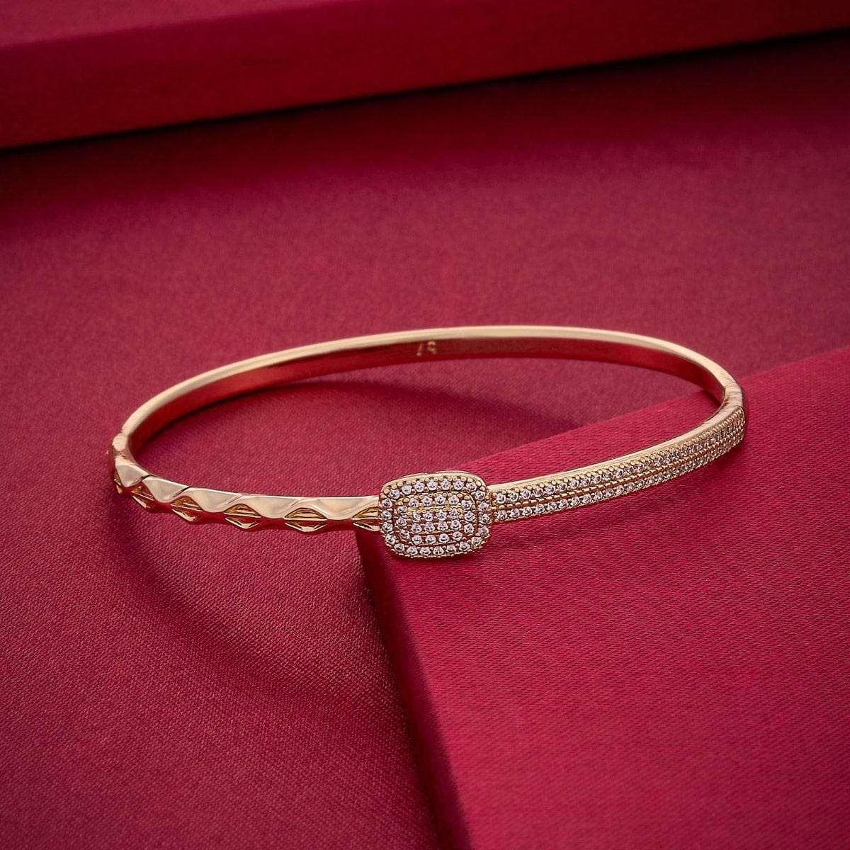 Zircon Kada Zircon Kada 192650