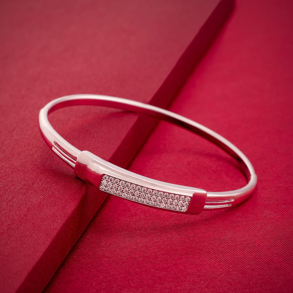 Zircon Kada Zircon Kada 192651