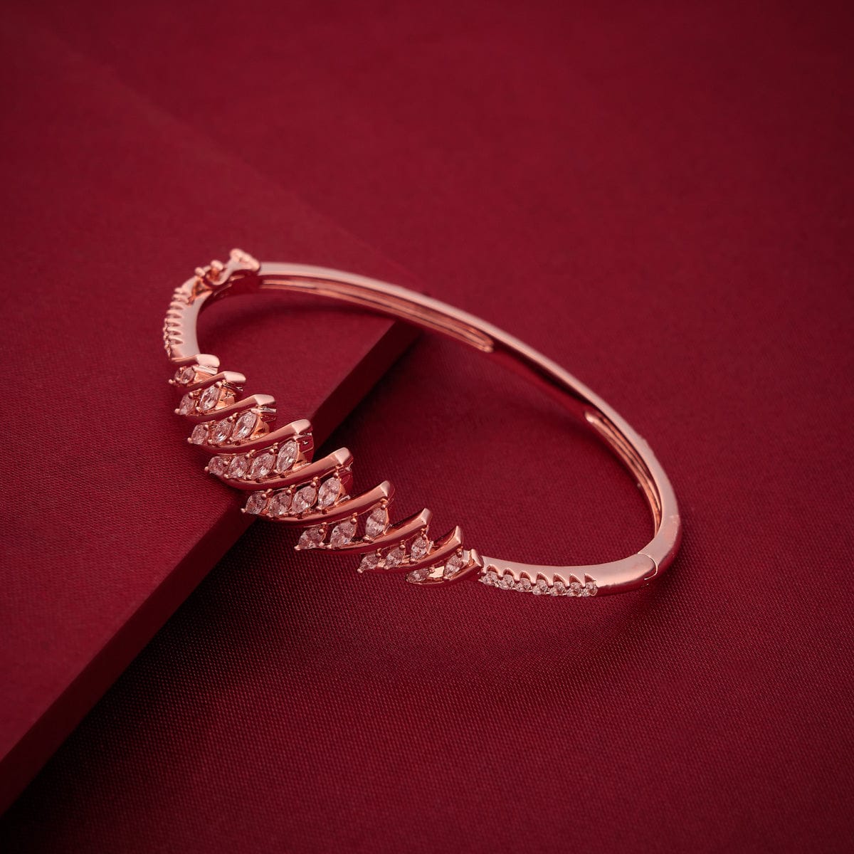 Zircon Kada Zircon Kada 194005