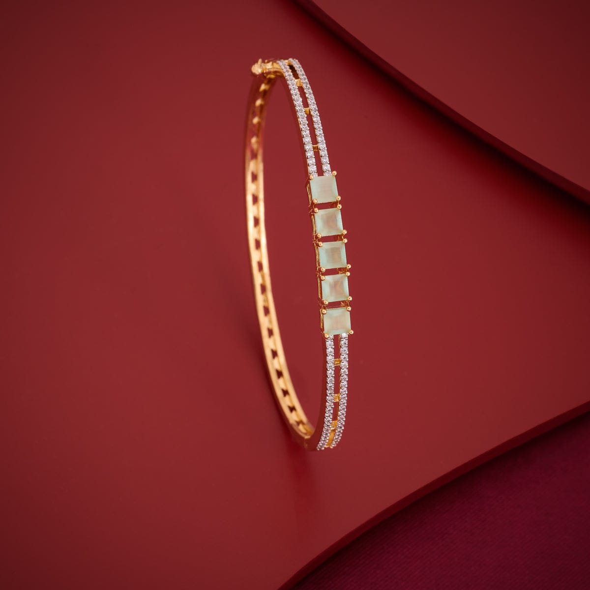 Zircon Kada Zircon Kada 194076