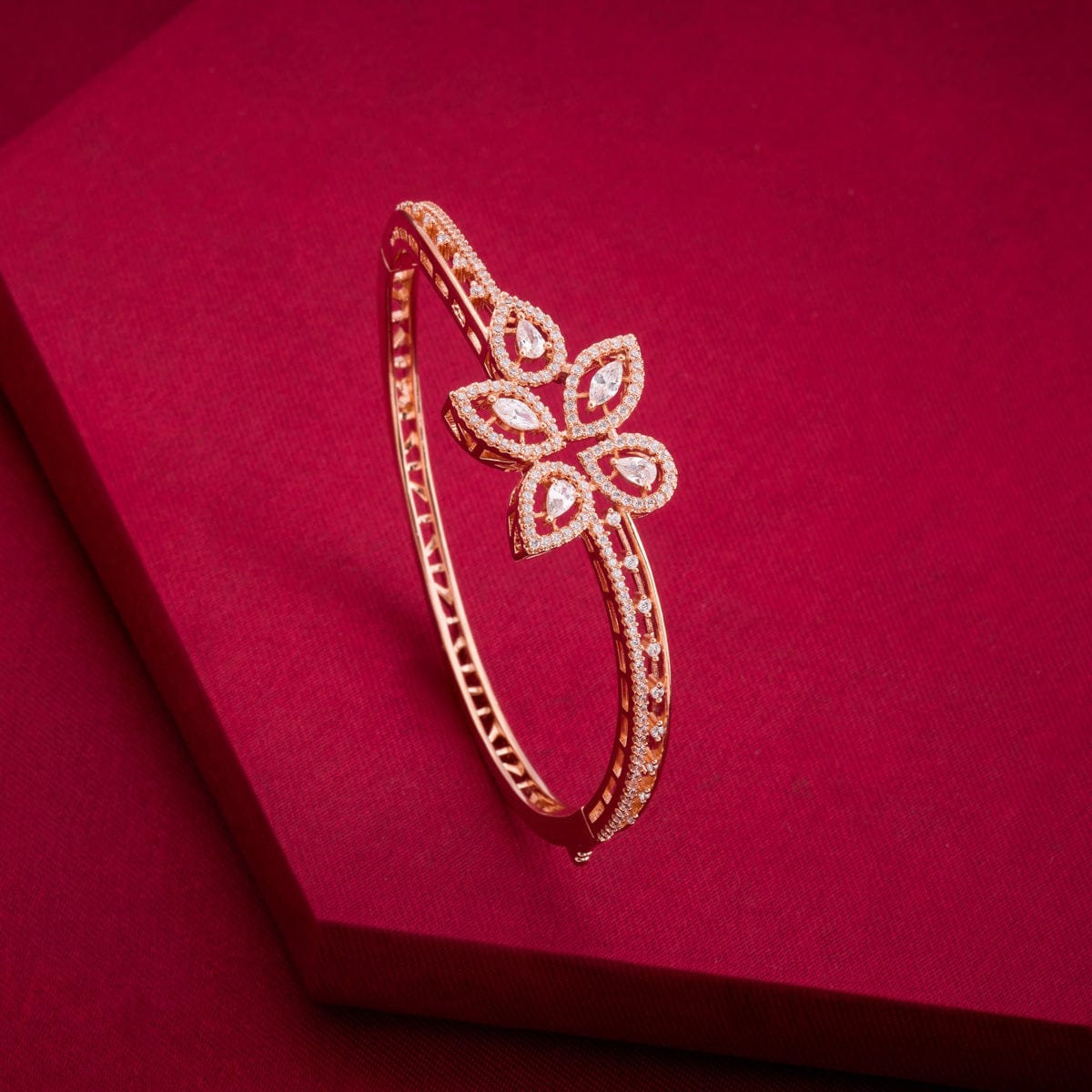 Zircon Kada Zircon Kada 194492