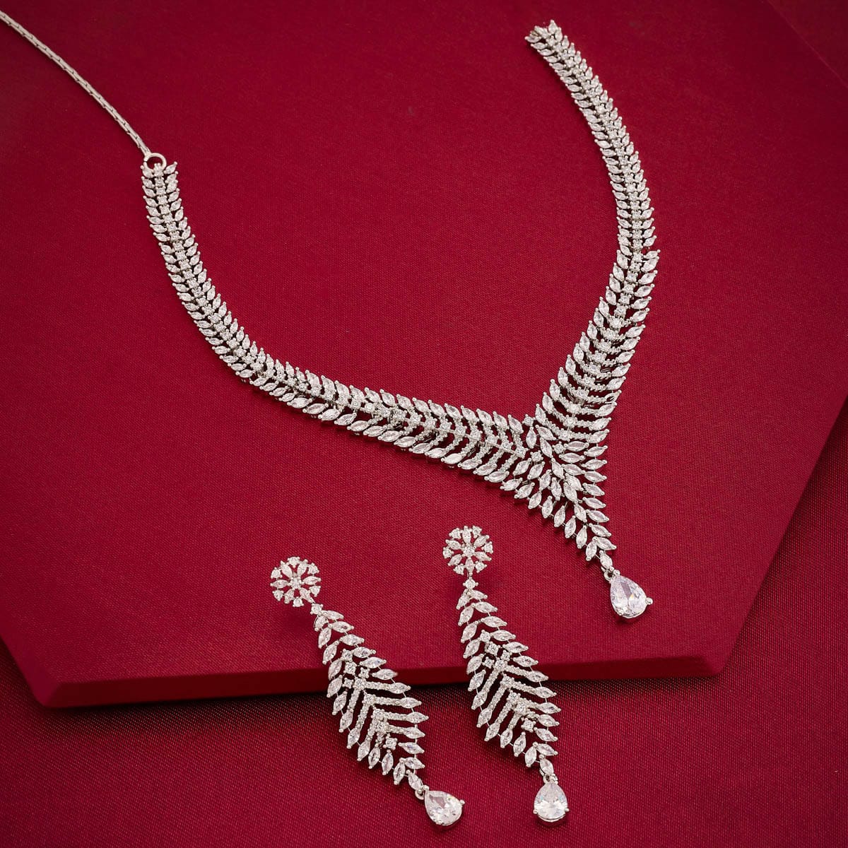 Zircon Necklace Zircon Necklace 188743