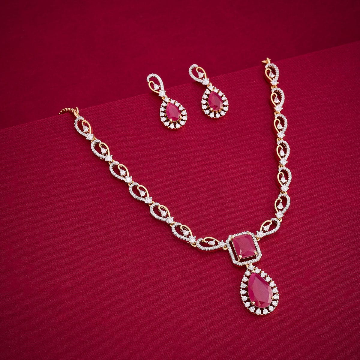 Zircon Necklace Zircon Necklace 190825