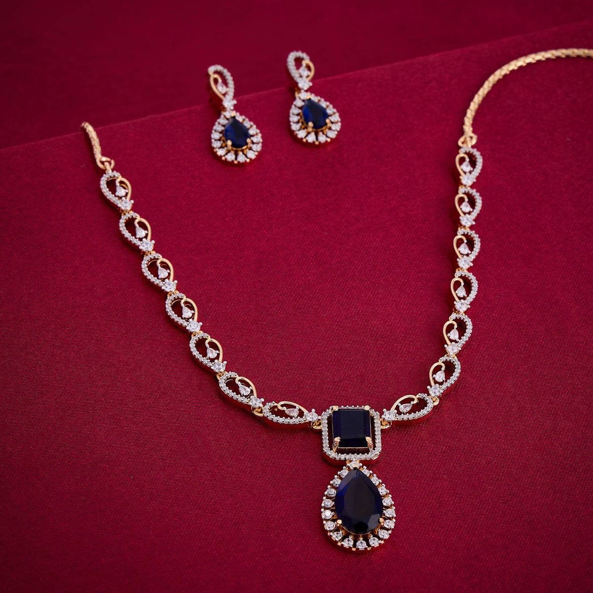 Zircon Necklace Zircon Necklace 190825