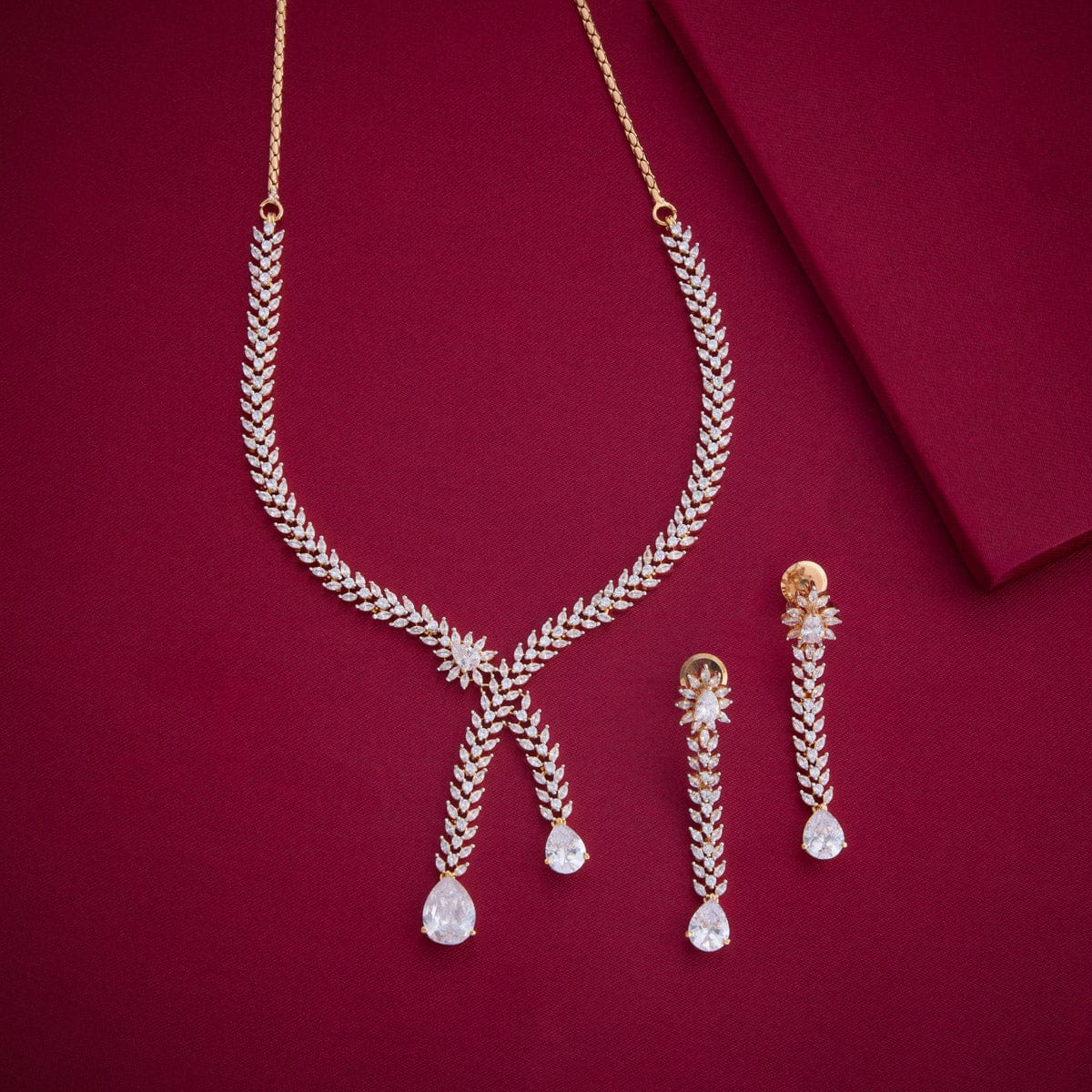 Zircon Necklace Zircon Necklace 190828